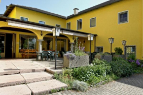 Отель Stiftsgasthof Hochburg  Хохбург